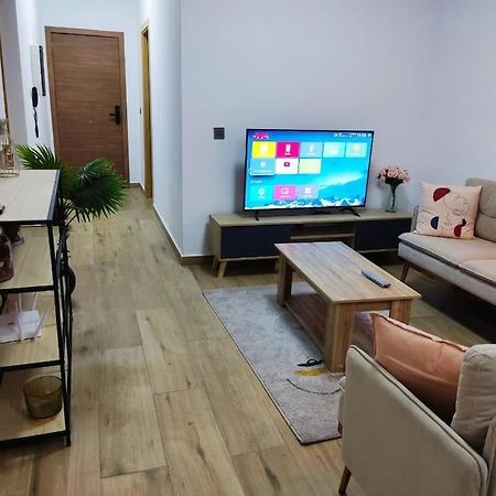 Superbe Appartement Avec Parking Gratuit Et Garde Dakar Buitenkant foto