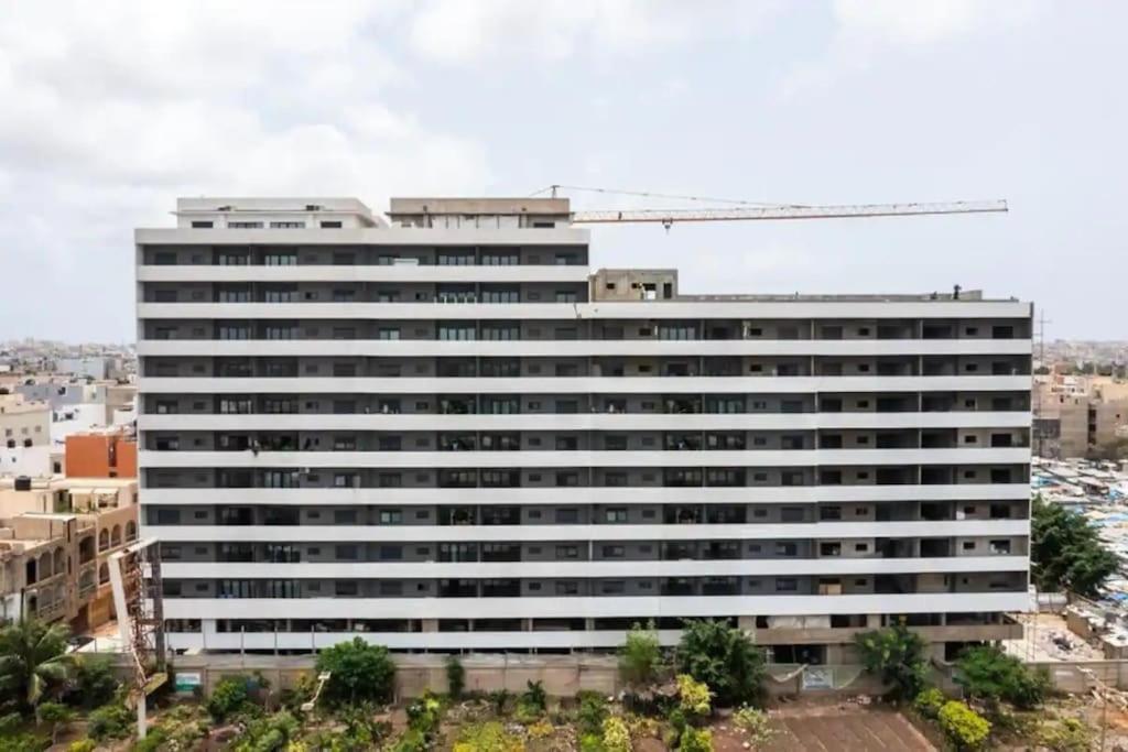 Superbe Appartement Avec Parking Gratuit Et Garde Dakar Buitenkant foto