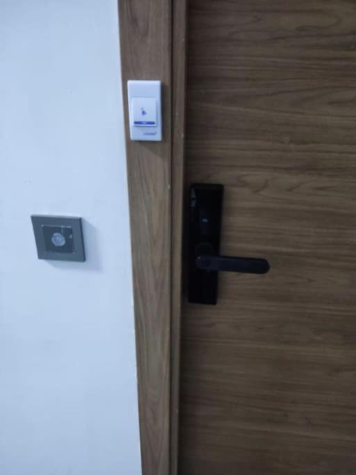 Superbe Appartement Avec Parking Gratuit Et Garde Dakar Buitenkant foto