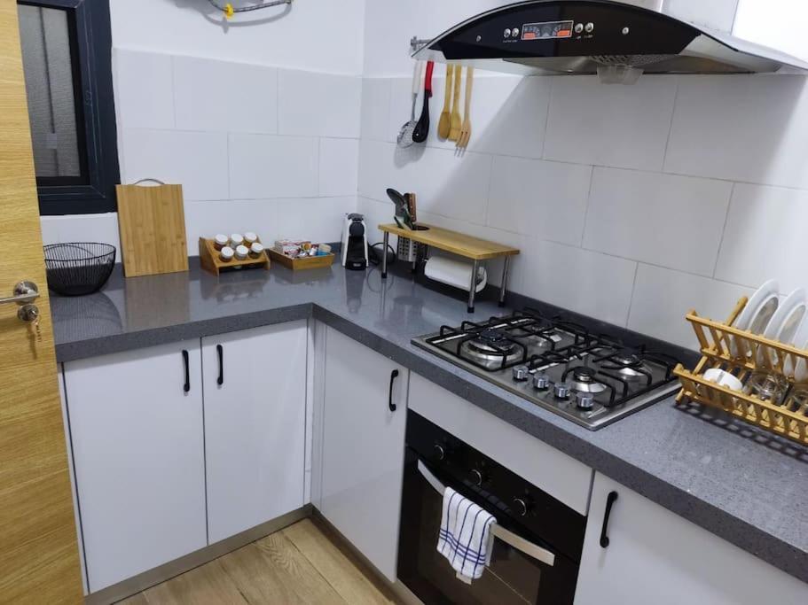 Superbe Appartement Avec Parking Gratuit Et Garde Dakar Buitenkant foto
